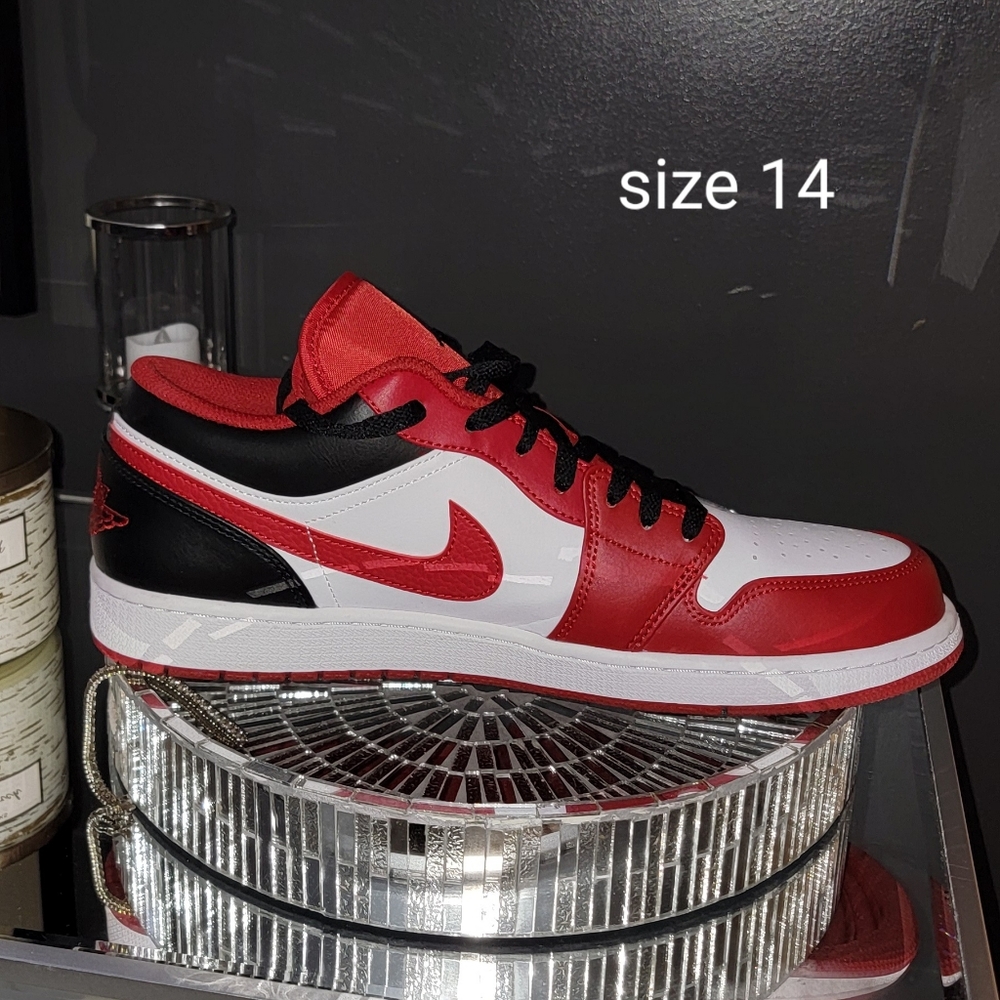 Jordan low size 14